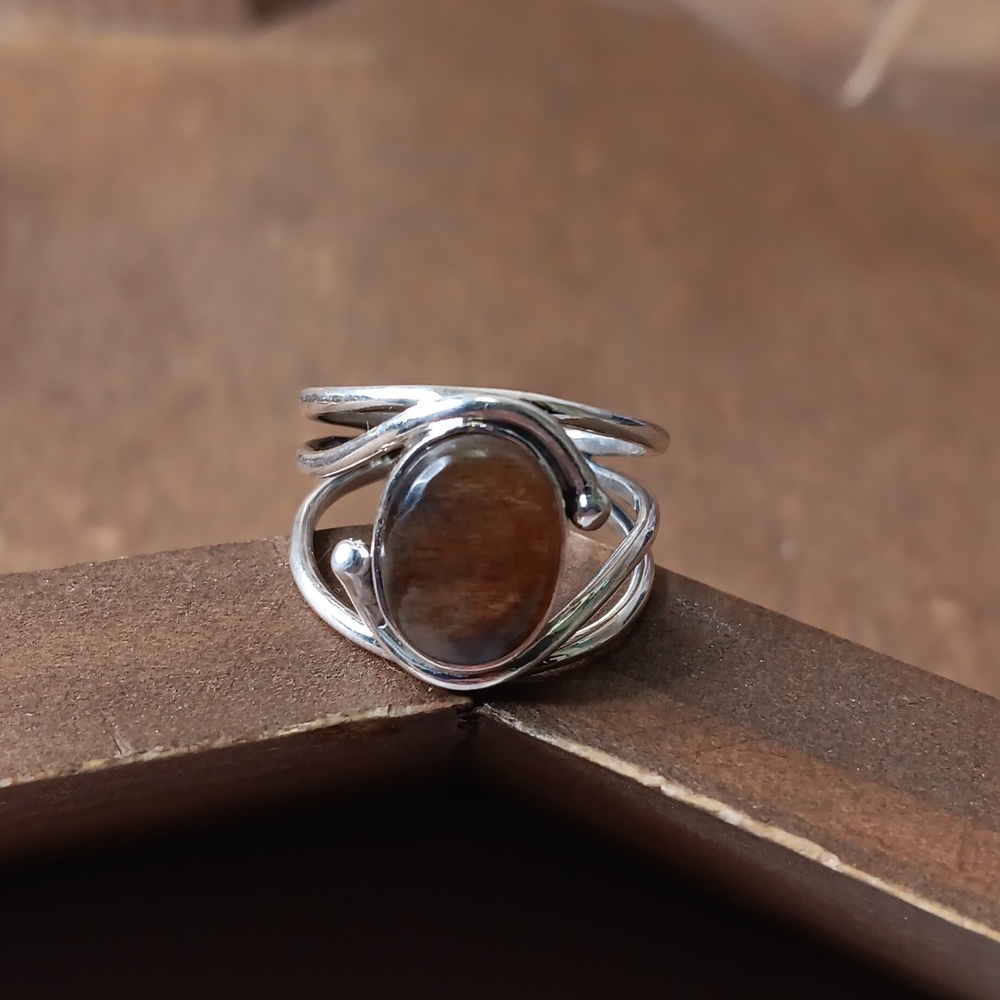 Sterling Silver Ring With Oval Sunstone